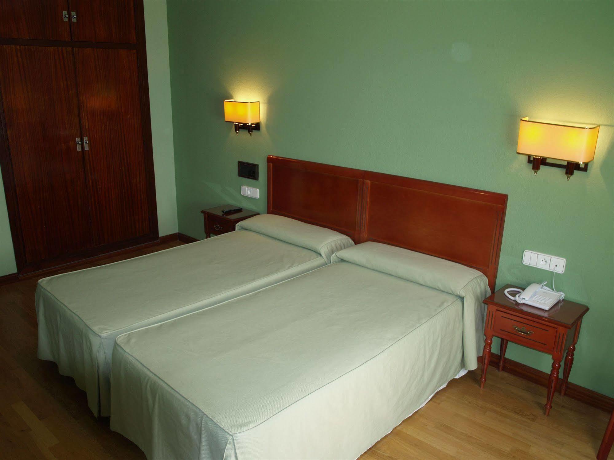 Hotel Serit Jerez de la Frontera Exterior photo